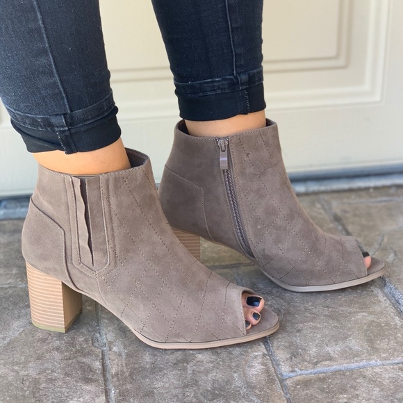 Boutique Shoes - Taupe Quilted Peep Toe Block Heel Ankle Booties